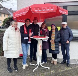 Vinzent (2.von links) im Kreis von SPD-Mitgliedern